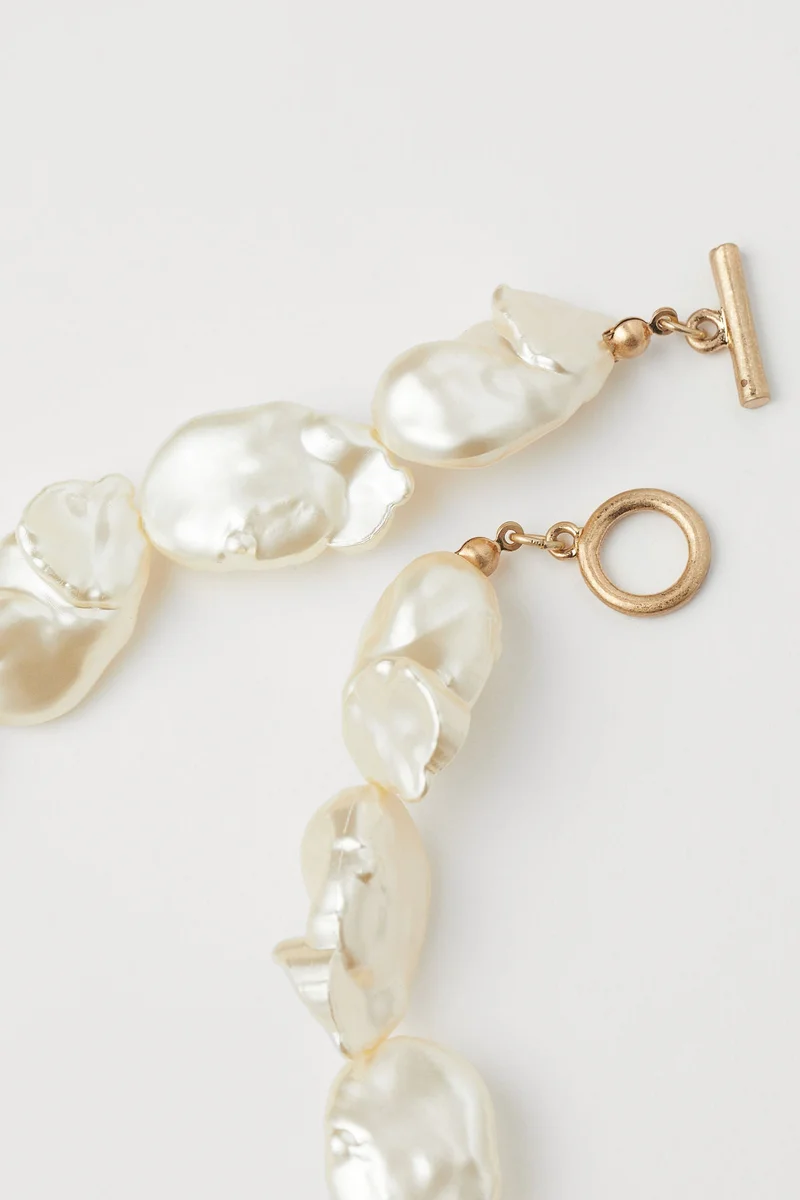 اتش اند ام قلادة بخرز اللؤلؤ