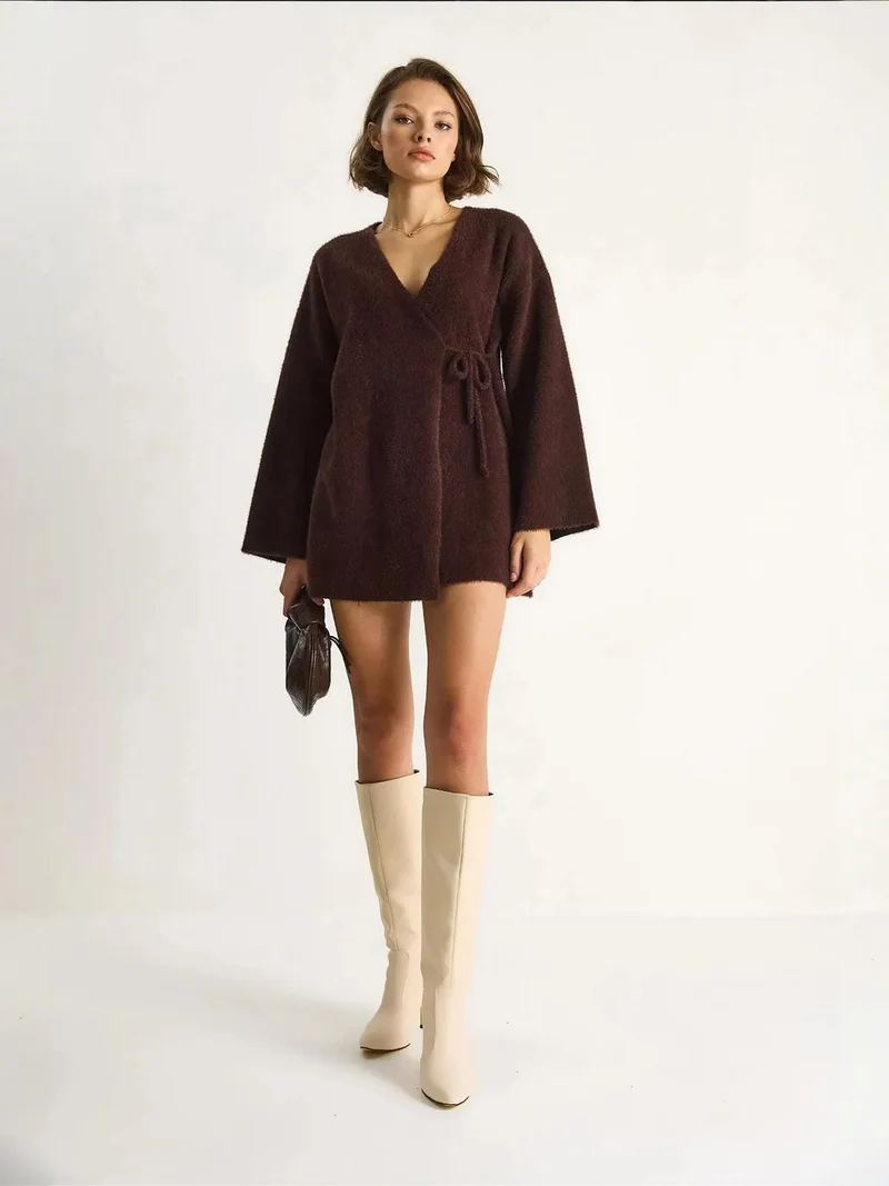 بيانكو لوتشي كارديجان لوكسي بإغلاق برباط