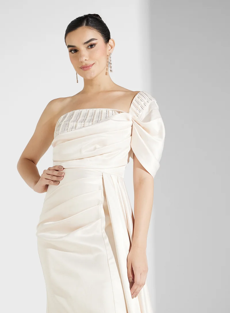 Namshi x One-Shoulder Evening Dress