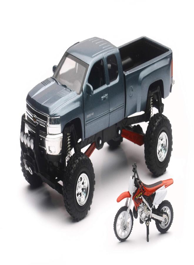 NewRay New-Ray Chevrolet 4x4 Gray Silverado Pickup Truck w/Working Suspension and Honda Dirt Bike - Image 3