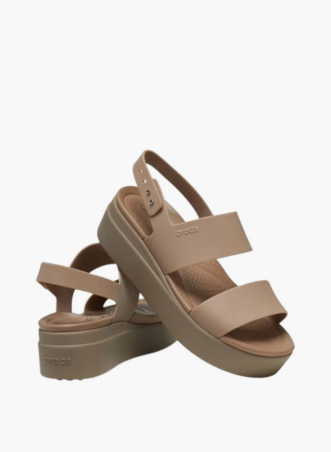 كروكس Women's Strappy Flatform Sandals with Buckle Closure