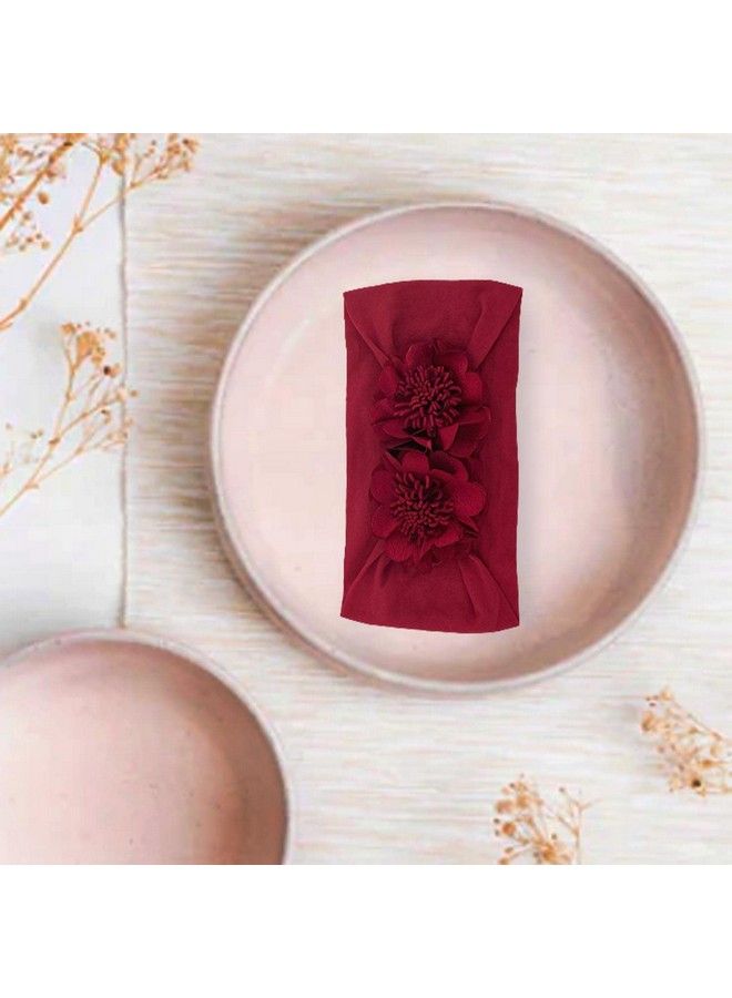 Syga أربطة رأس نايلون للبنات الصغيرات - إكسسوارات شعر - رباط رأس مزين بزهرتين ناعمتين للأطفال حديثي الولادة والرضع والأطفال حتى 03 سنوات (زهرة مزدوجة باللون الأحمر النبيذي) - Image 3