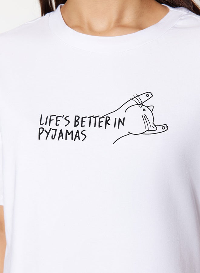 trendyol White Cotton Striped Slogan Printed Shorts Knitted Pajama Set - Image 4