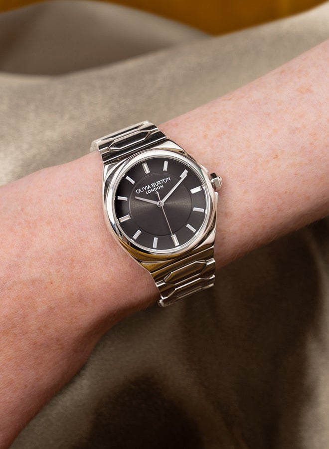 OLIVIA BURTON ساعة نسائية بحالة من الفولاذ المقاوم للصدأ مع وسادة أنالوج - Image 3