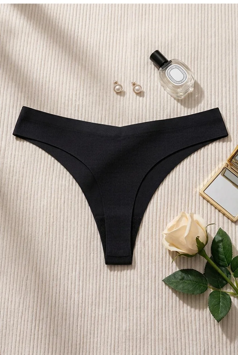 اس في ال Seamless Thong