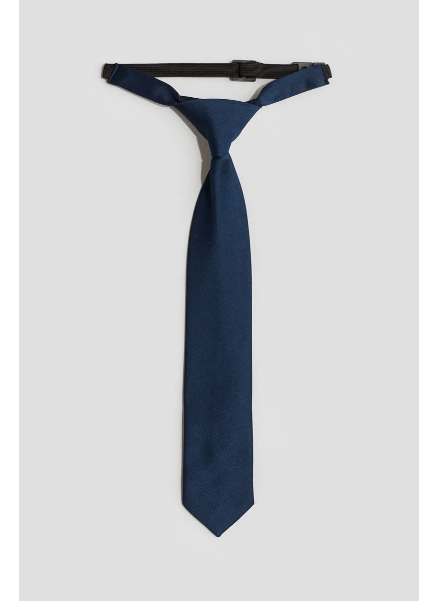 H&M Pre-Tied Tie