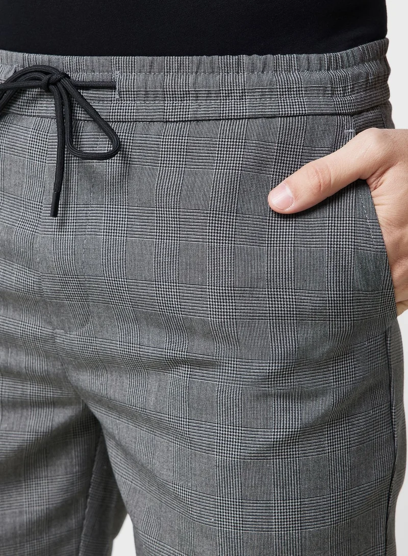 Robert Wood Smart Short