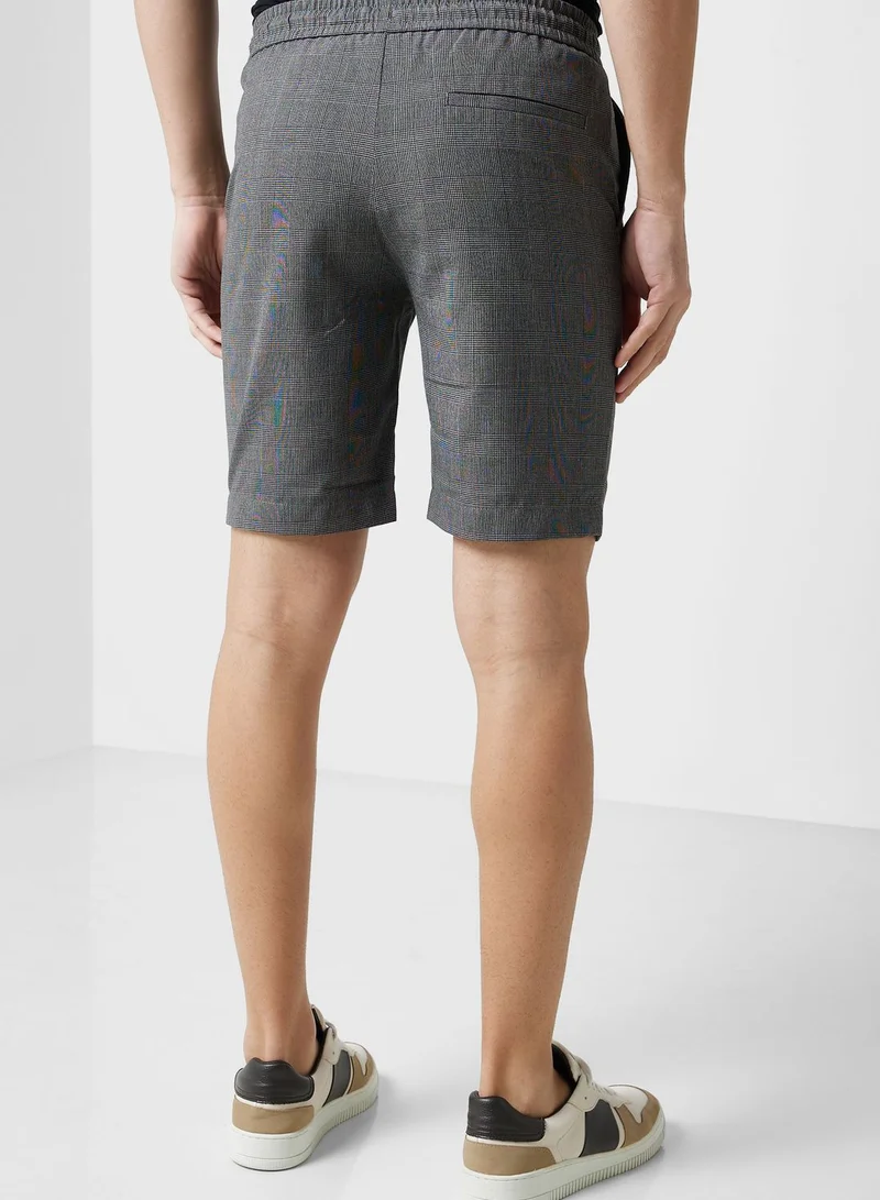 Robert Wood Smart Short