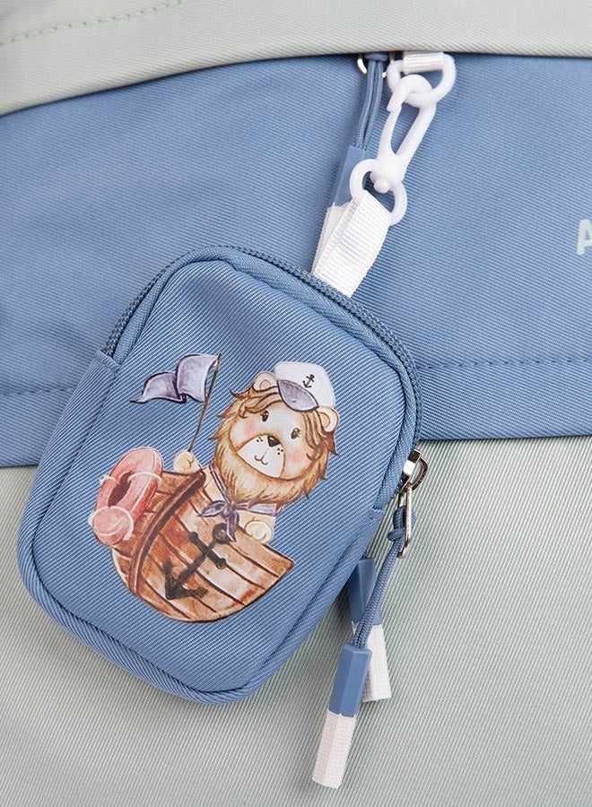 بريما شنطه مدرسيه 18" بطبعة أرنب قراصنة للأطفال بناتي وولادي - خفيفه الوزن، مقابض مبطنة لراحة الكتف، خياطة قوية، سحاب ناعم ضد الالتصاق، مع محفظة نقود مجانيه وجيب خلفي إضافي بألوان متعددة - Image 2