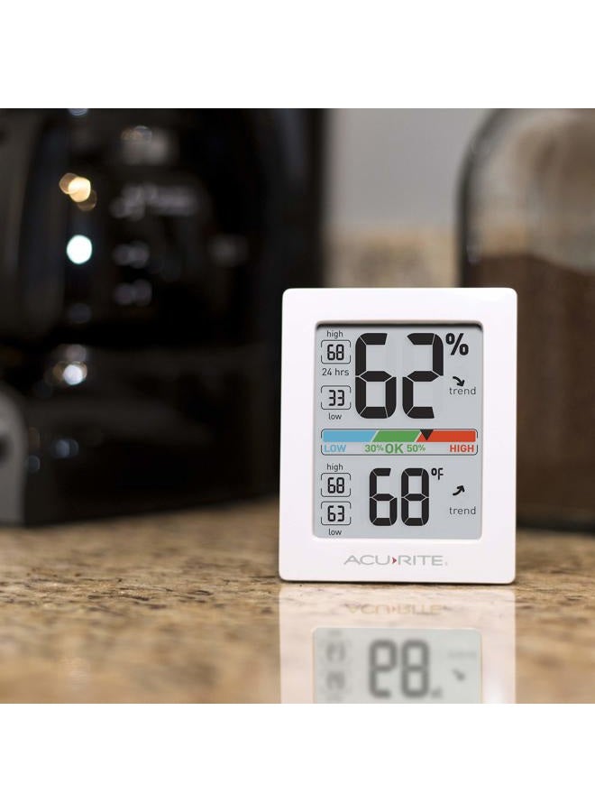 Acurite Pro Humidity Meter & Thermometer with Touch Activated Backlight, White - Image 4