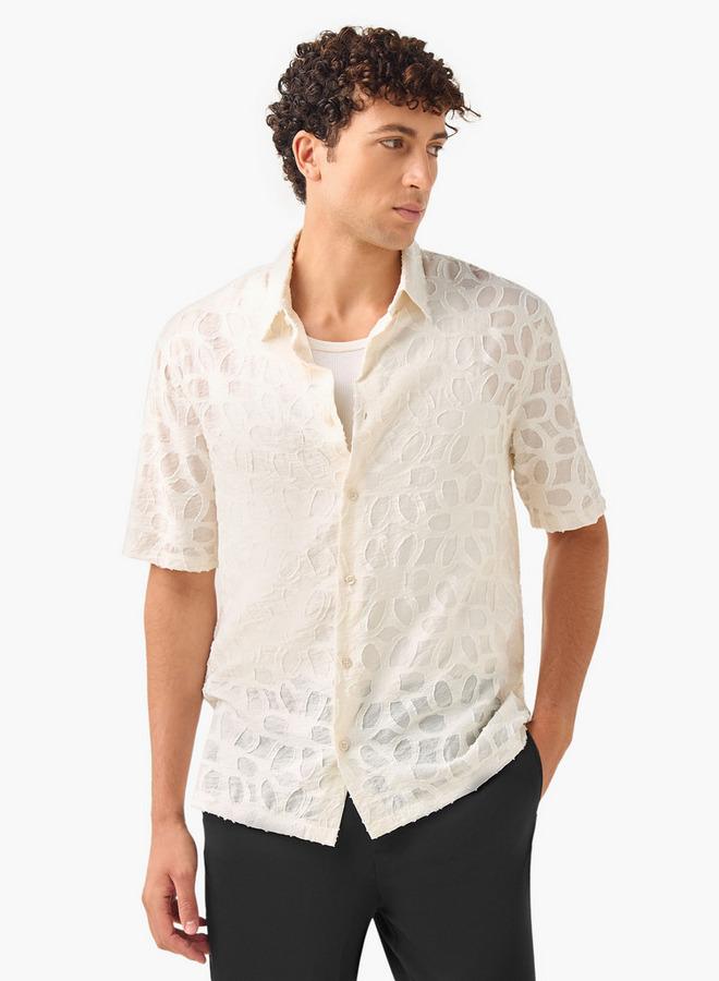 ايكونيك قميص كلاسيكي بقصة عادية وياقة وأكمام قصيرة - Image 1