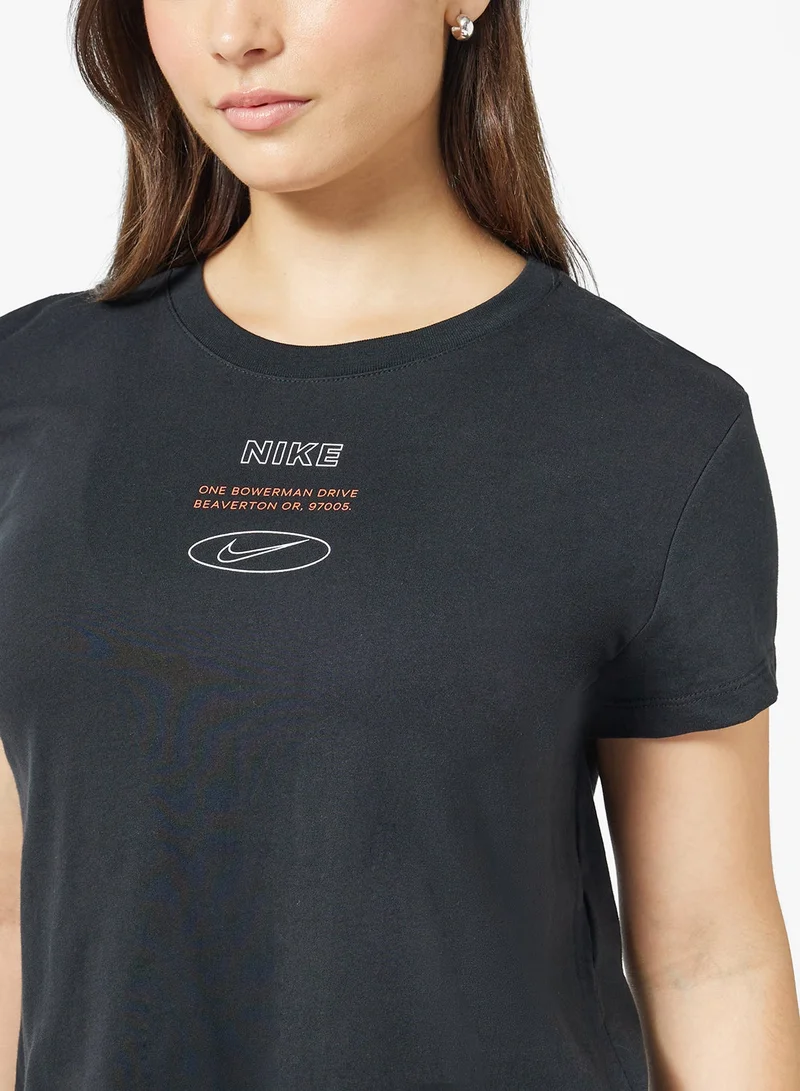 نايكي تيشيرت برسومات كلاسيكس+ من نايكي سبورتس وير