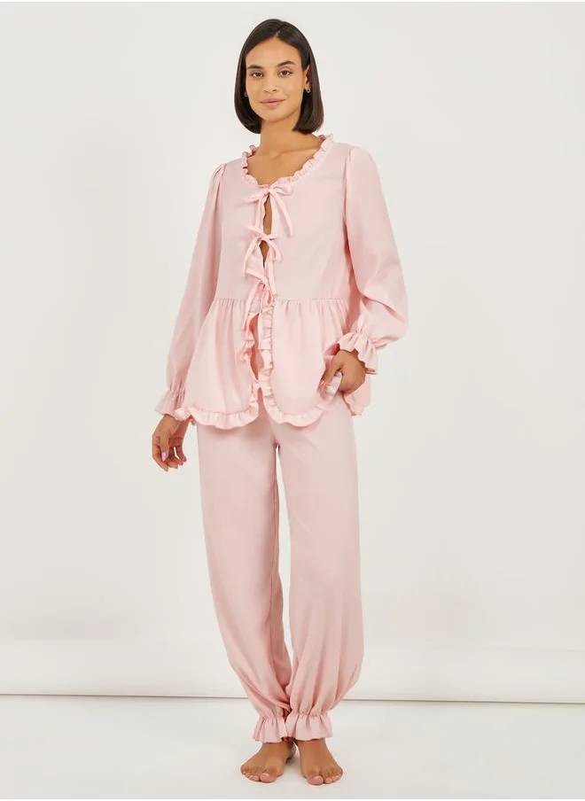 ستايلي Ruffle Edge Tie Front Tiered Hem Top and Cuffed Pyjama Set