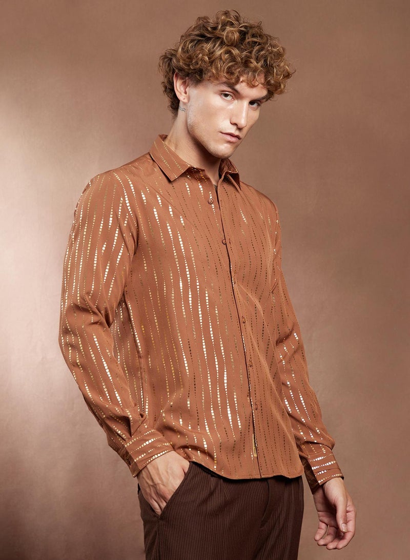 Campus Sutra Campus Sutra Men's Terracotta Brown Metallic-Vined Shirt For Casual Wear | Spread Collar | Long Cuffed Sleeves | Button Closure | Shirt Crafted With Comfort Fit For Everyday Wear  - Image 3