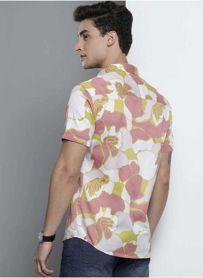 شركة المرآب الهندية Men Slim Fit Floral Printed Half Sleeves Spread Collar Resort Wear Shirt