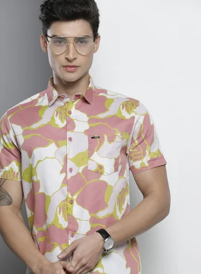 The Indian Garage Co Men Slim Fit Floral Printed Half Sleeves Spread Collar Resort Wear Shirt