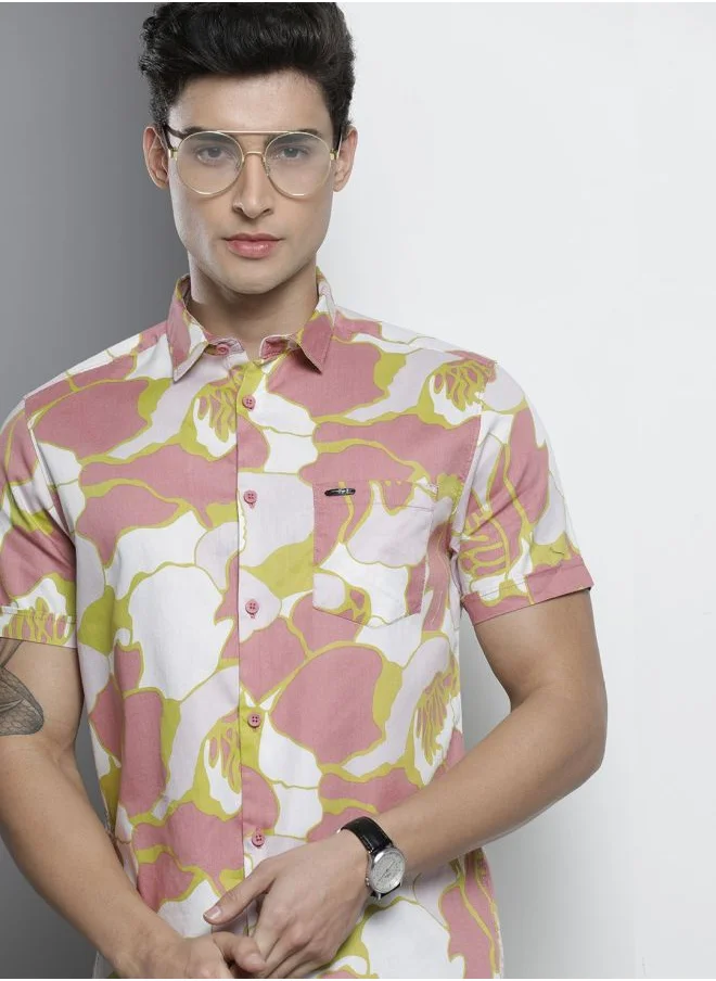 شركة المرآب الهندية Men Slim Fit Floral Printed Half Sleeves Spread Collar Resort Wear Shirt