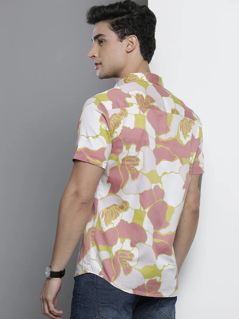 The Indian Garage Co Men Slim Fit Floral Printed Half Sleeves Spread Collar Resort Wear Shirt