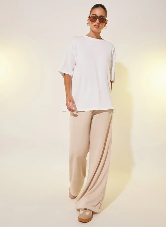 تايك تو تيشيرت بطباعة جرافيك بياقة دائرية