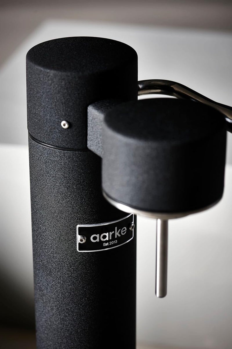 آرك Aarke Carbonator 3، صانع المياه الفوارة مع زجاجتين PET سعة 800 مل، تشطيب أسود غير لامع - Image 2