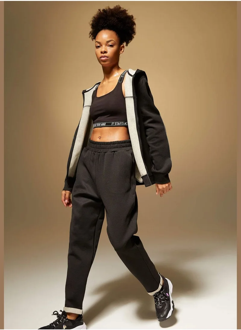 ديفاكتو Standard Fit Tie Waist Joggers