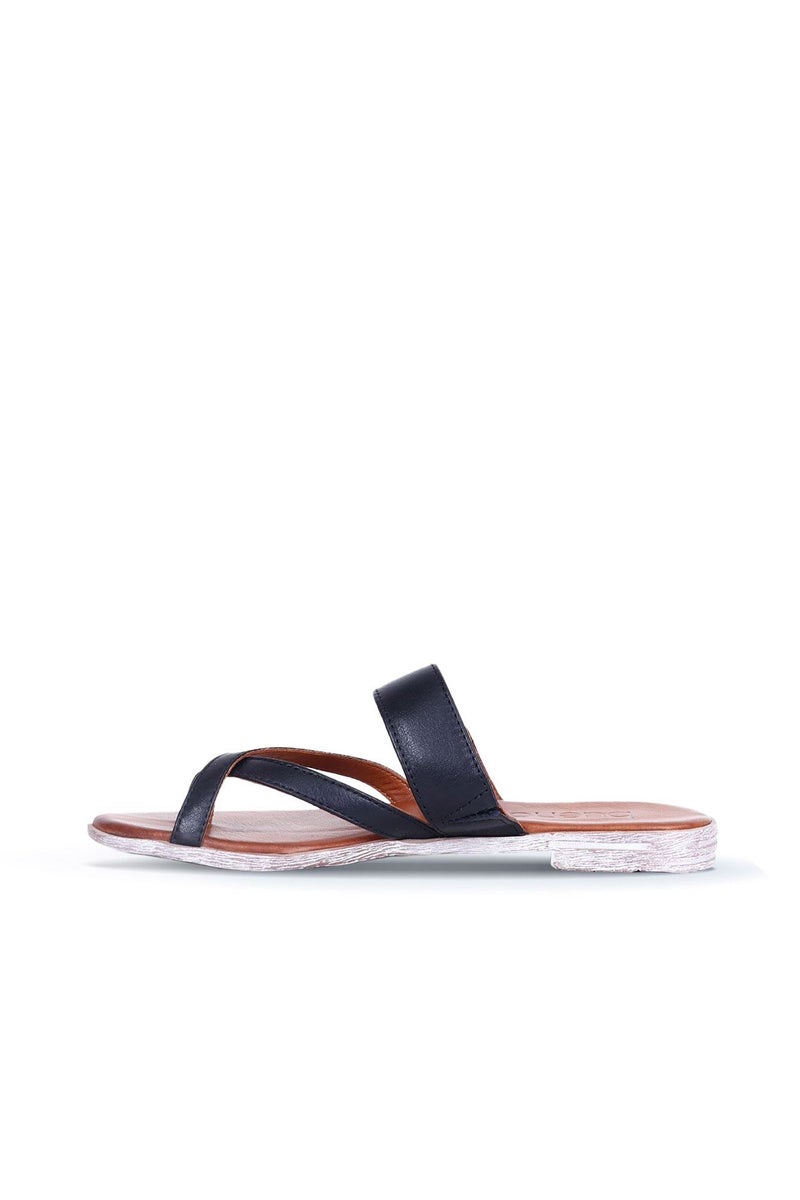 Bueno Slim Fit Flip Flop - Image 3