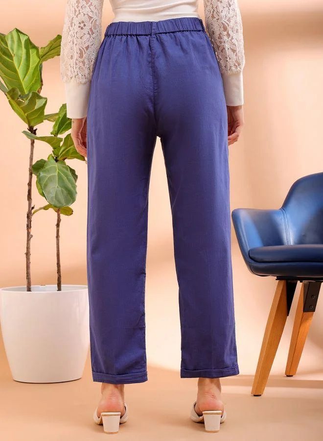 مرفوعة Women Regular Fit Solid Mid-Rise Pleated Pants