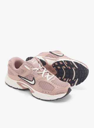 حذاء NIKE V5 RNR من الجلد المدبوغ - view 3