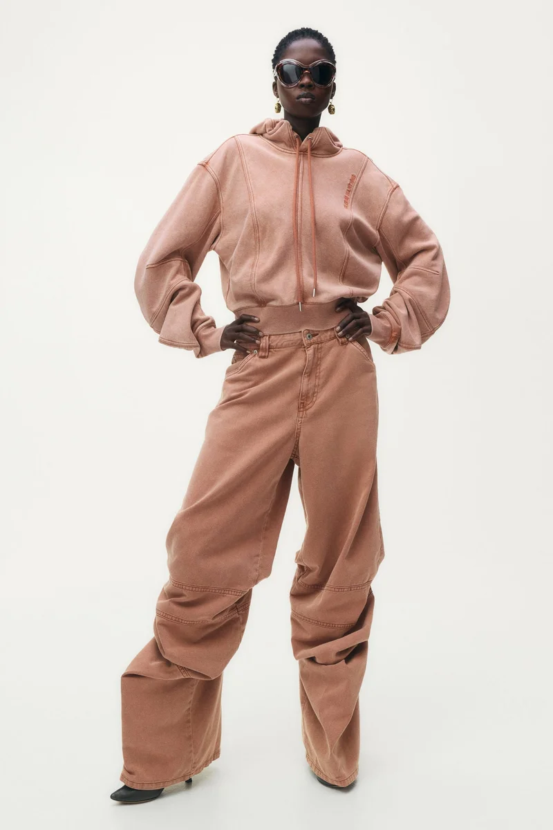 اتش اند ام هودي بتفاصيل مزخرفة