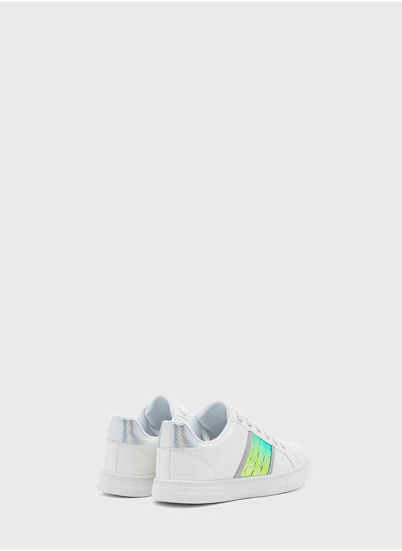 جينجر Side Detail Sneakers