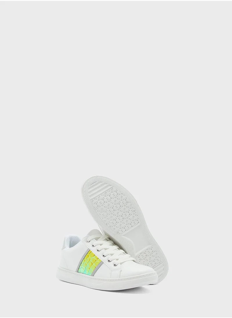 جينجر Side Detail Sneakers