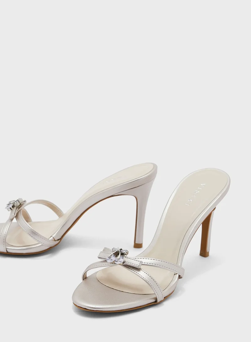Vincci Cross Strap Sandals