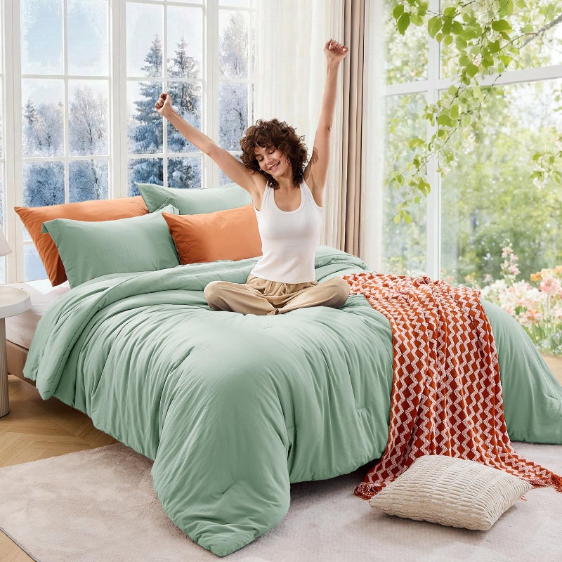 MUXHOMO Queen Comforter Set, All Season Ultra Soft Down Alternative Bedding - 3 Piece Lightweight Bed Set Includes 1 Comforter (90"x90") and 2 Pillow Shams (20"x26"), Sage Green - Image 4