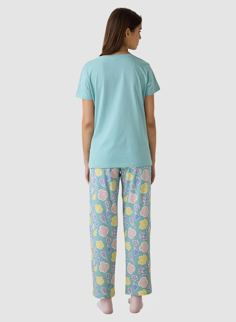 بنتي طقم بيجامة قطن أخضر نعناعي بنقشة زهور بياقة على شكل حرف  وأكمام قصيرة