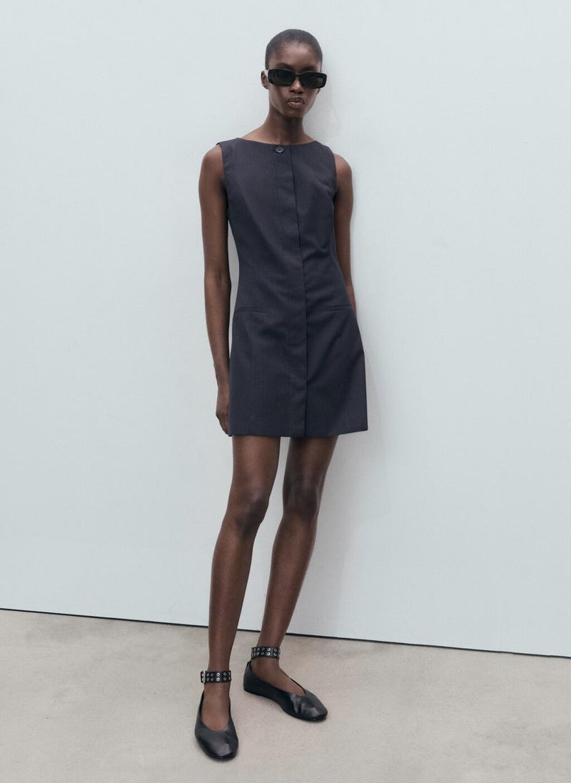 فستان مخطط بأزرار مخفية