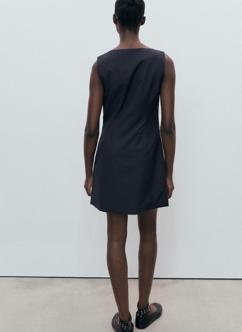 فستان مخطط بأزرار مخفية