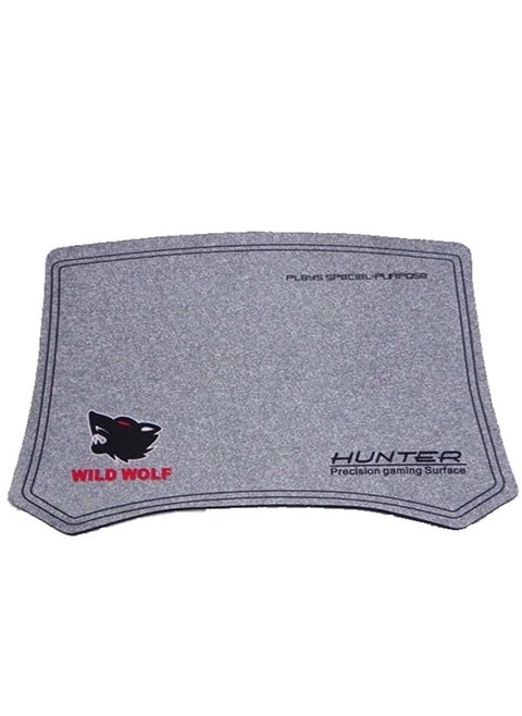 The gaming mouse base is made of fabric and soft touch rubber floor for faster movement of the mouse,