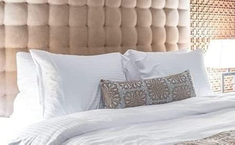 Harmony Home وسادة هارموني هوم 1 قطعة - الحجم 45 سم × 70 سم غلاف خارجي: 100% ميكروفايبر حشوة: 100% ألياف فارغة شعور ناعم اللون أبيض (قياسي - العرض 45 × الطول 70 سم) - Image 3
