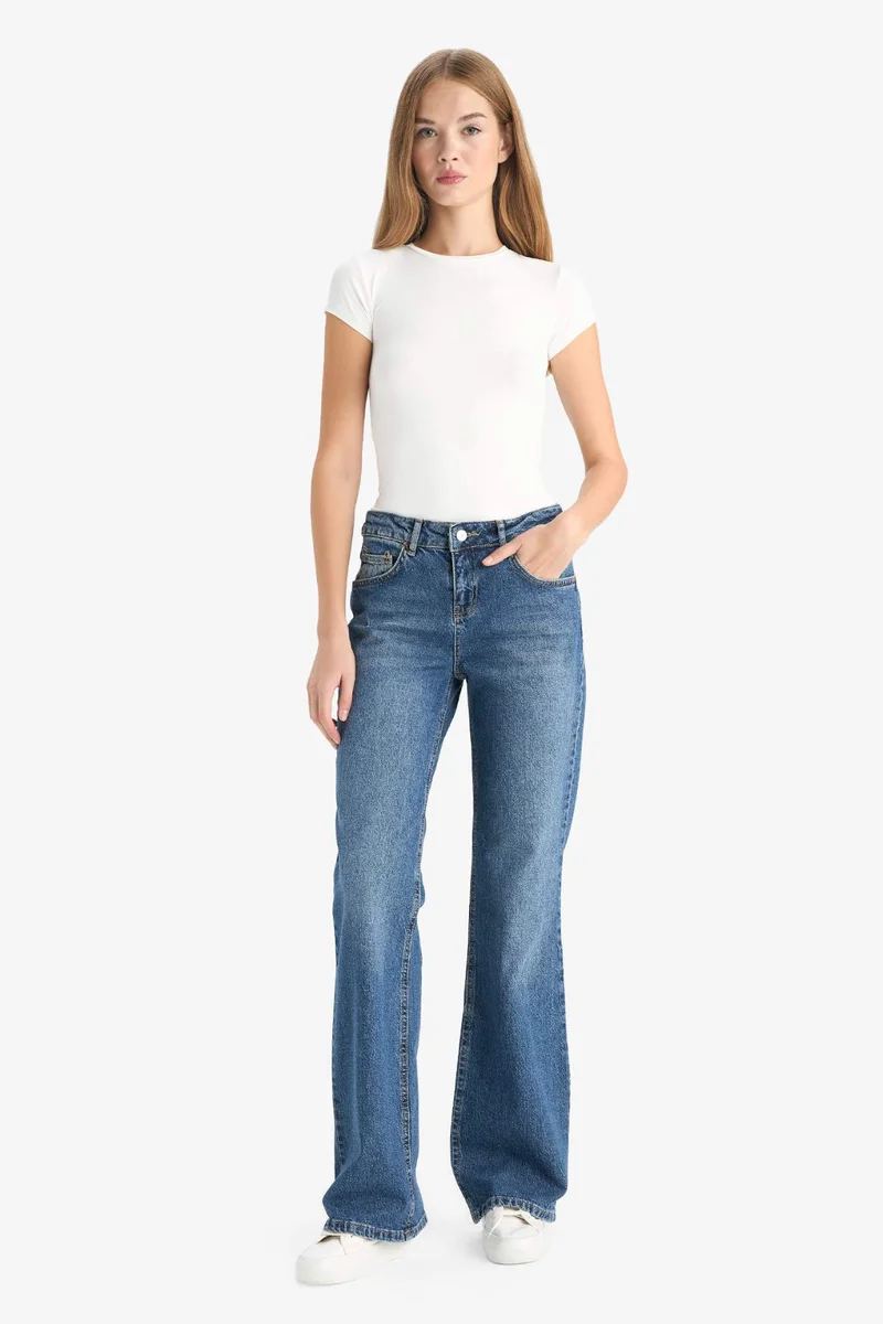 ديفاكتو Low Waist Long Washed Jeans