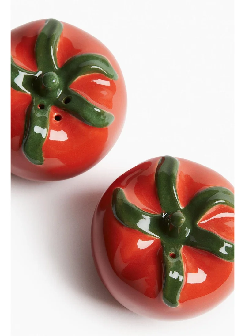 H&M Salt and pepper shakers