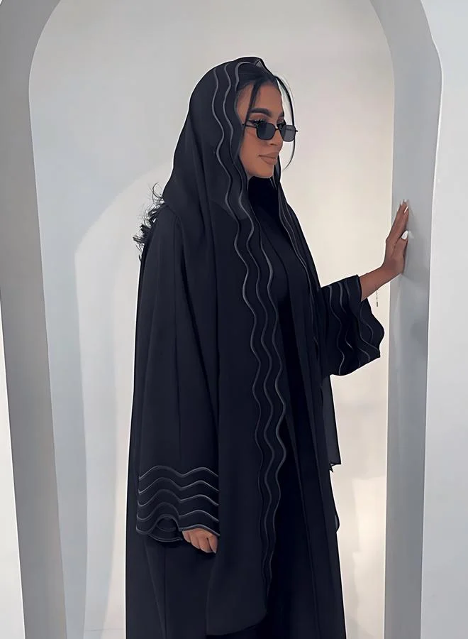 تايك تو عباية مطرزة - أسود