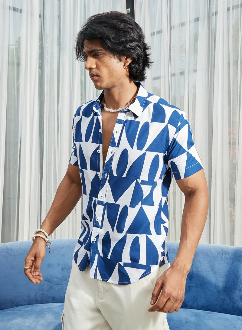 Campus Sutra Campus Sutra Men's White & Indigo Blue Geometric Block Shirt For Casual Wear | Spread Collar | Short Sleeve | Button Closure | Heavy Rayon Shirt Crafted With Comfort Fit For Everyday Wear