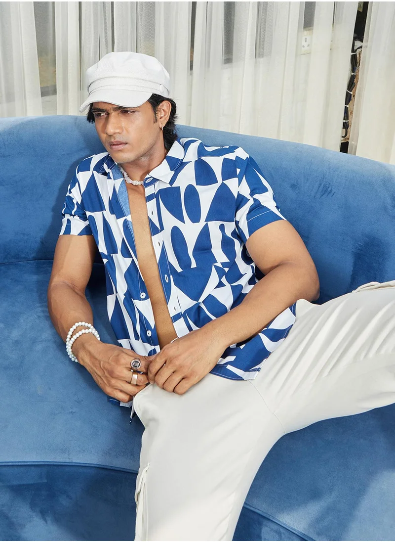 Campus Sutra Campus Sutra Men's White & Indigo Blue Geometric Block Shirt For Casual Wear | Spread Collar | Short Sleeve | Button Closure | Heavy Rayon Shirt Crafted With Comfort Fit For Everyday Wear