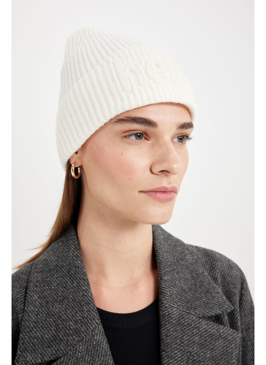 DeFacto - Woman Slogan Printed Knitted Beanie - Image 1