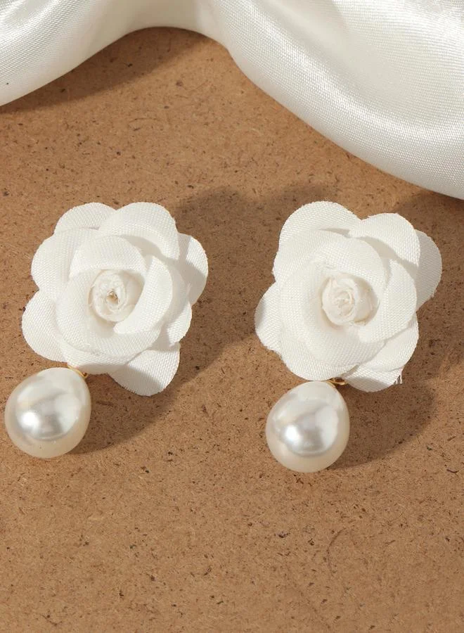 تايك تو أقراط معلقة مزينة بلؤلؤ صناعي وزهرة