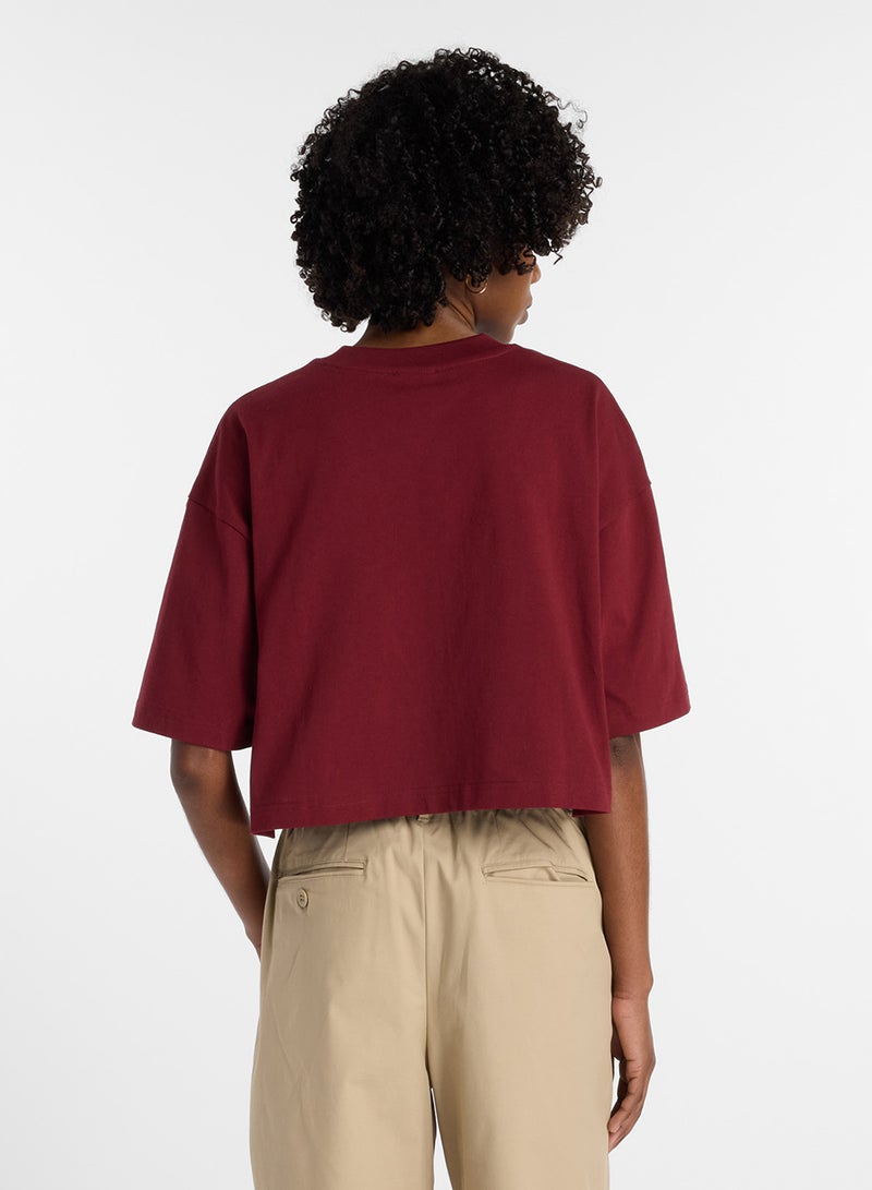 New Balance Athletics Premium Chest Logo Cropped T-Shirt - Image 2