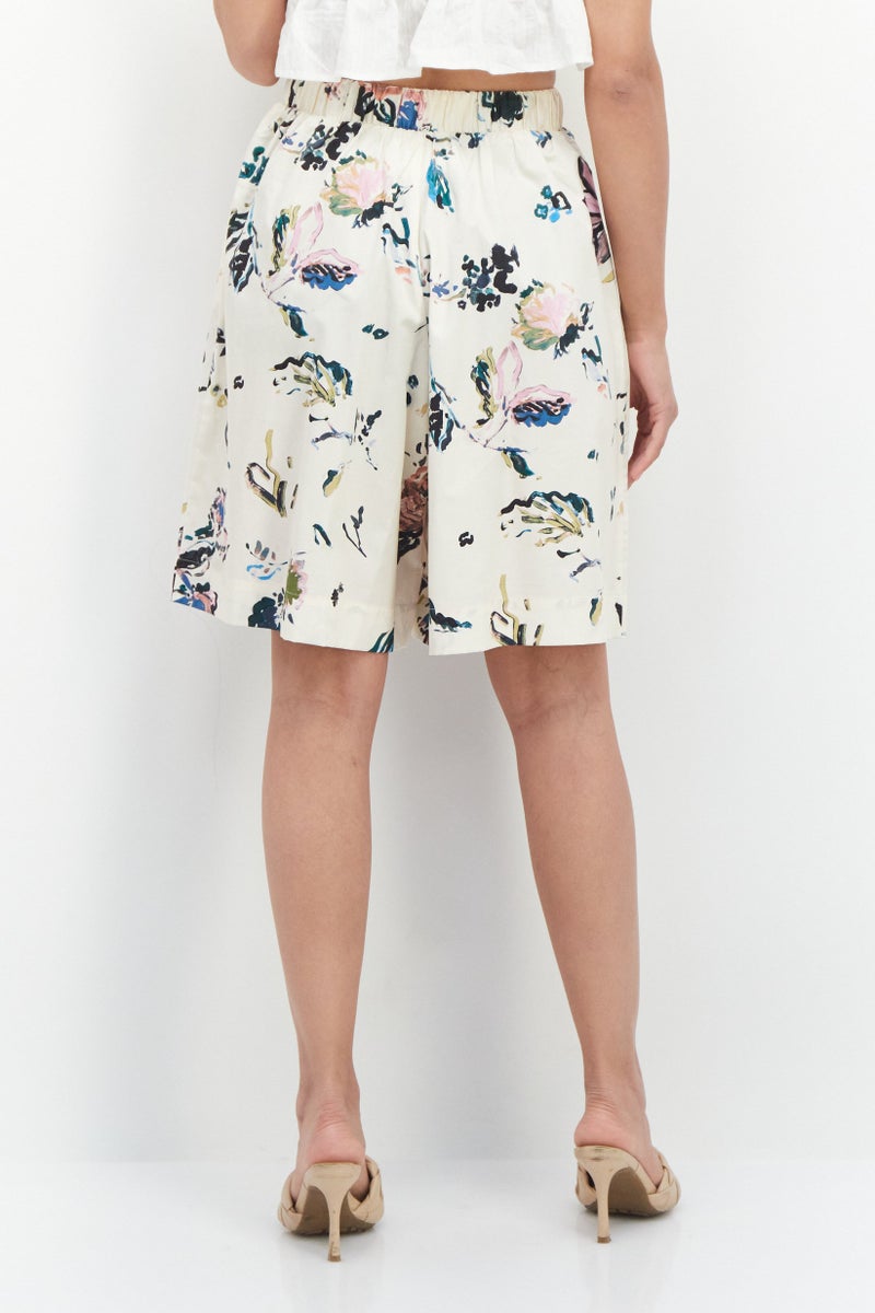 SELECTED FEMME Women Regular Fit Allover Printed Drawstring Shorts, Beige Combo - Image 3