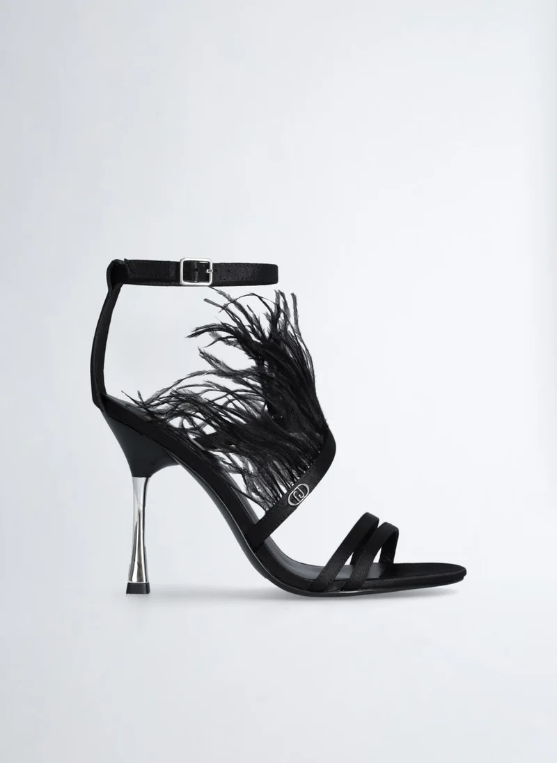 ليو جو صنادل أنيقة بالريش