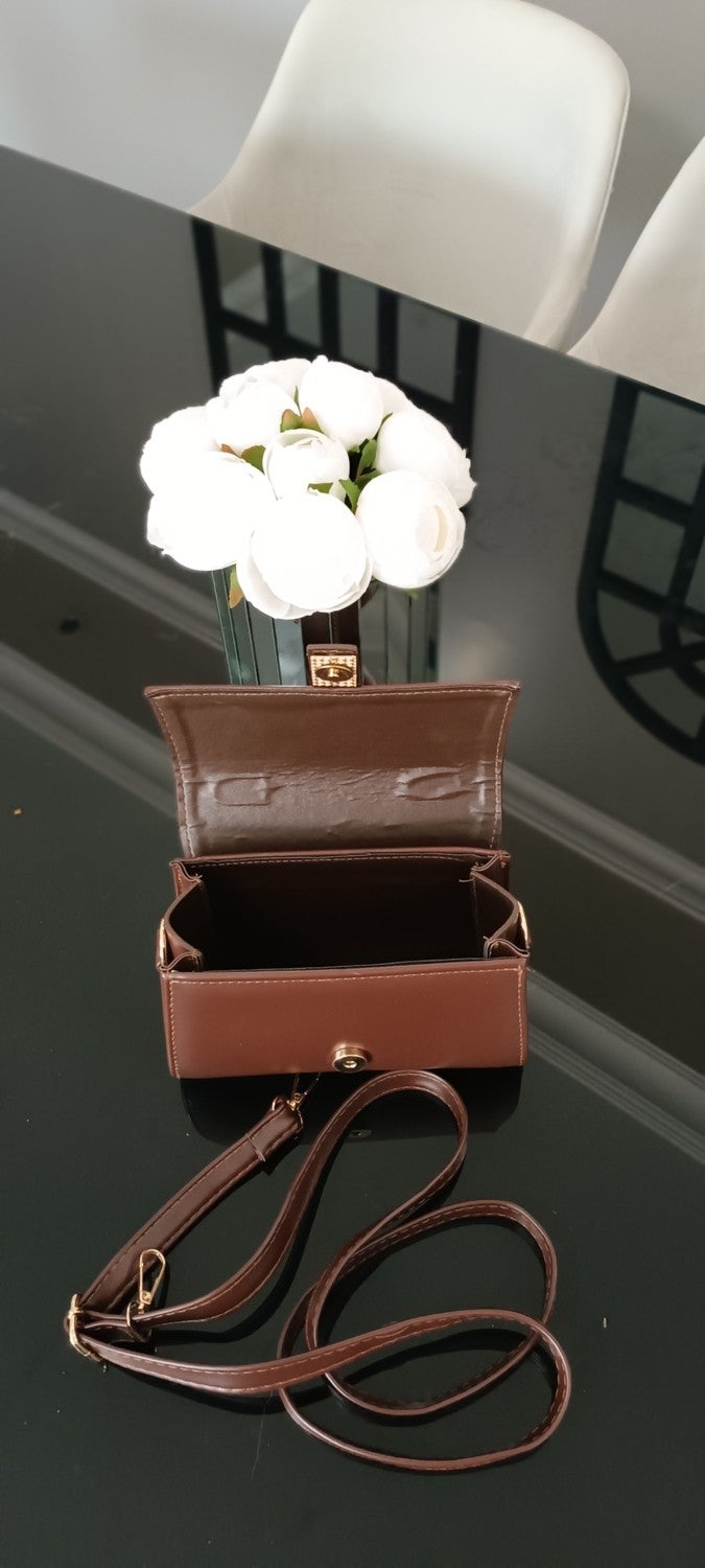 NahitaTyana Women's Handbag, Shoulder Bag and Crossbody Bag, Matt, with Strap - Image 3