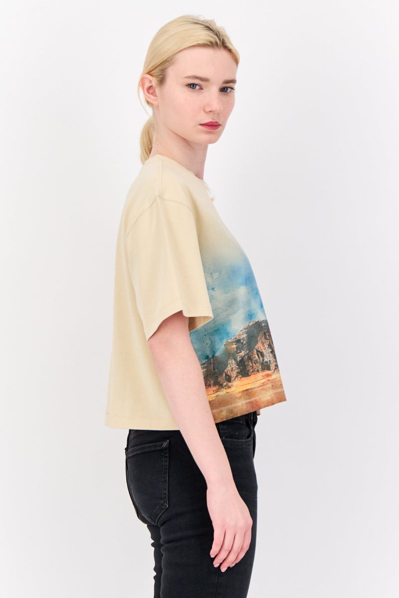 ESPRIT تي شيرت قصير بأكمام قصيرة وطبعة جرافيك للنساء، بألوان متعددة - Image 2